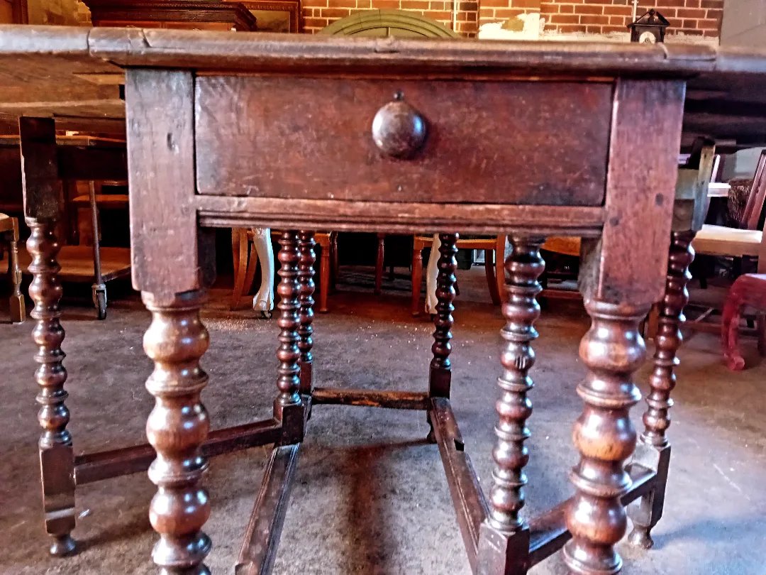 Early Large Particularly Tall Georgian Oak Planked Drop Leaf Dining Table - Image 4