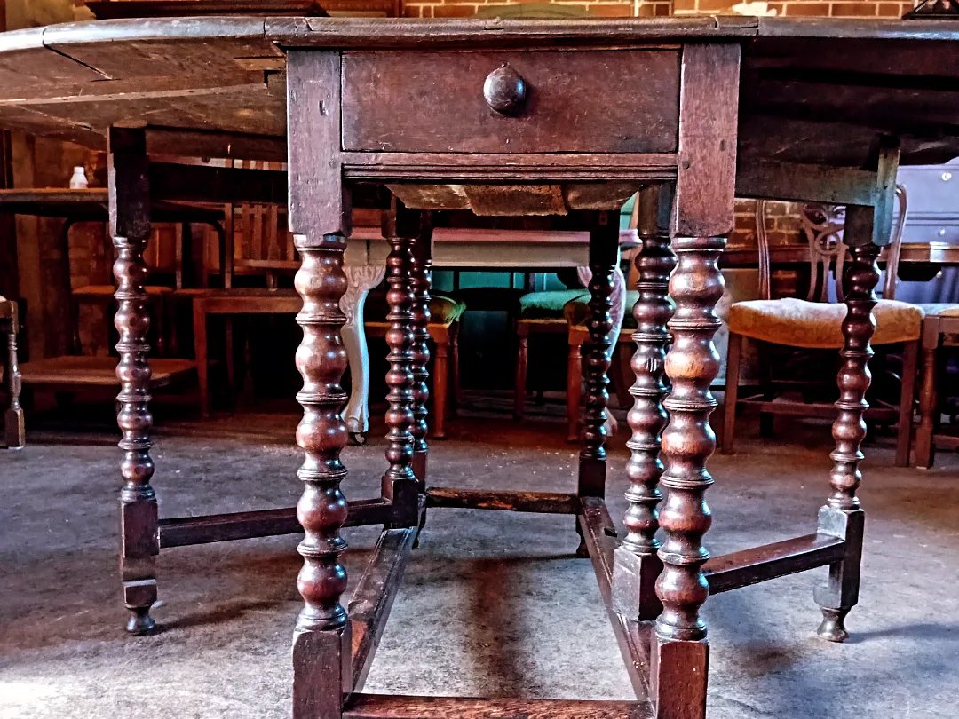 Early Large Particularly Tall Georgian Oak Planked Drop Leaf Dining Table - Image 2