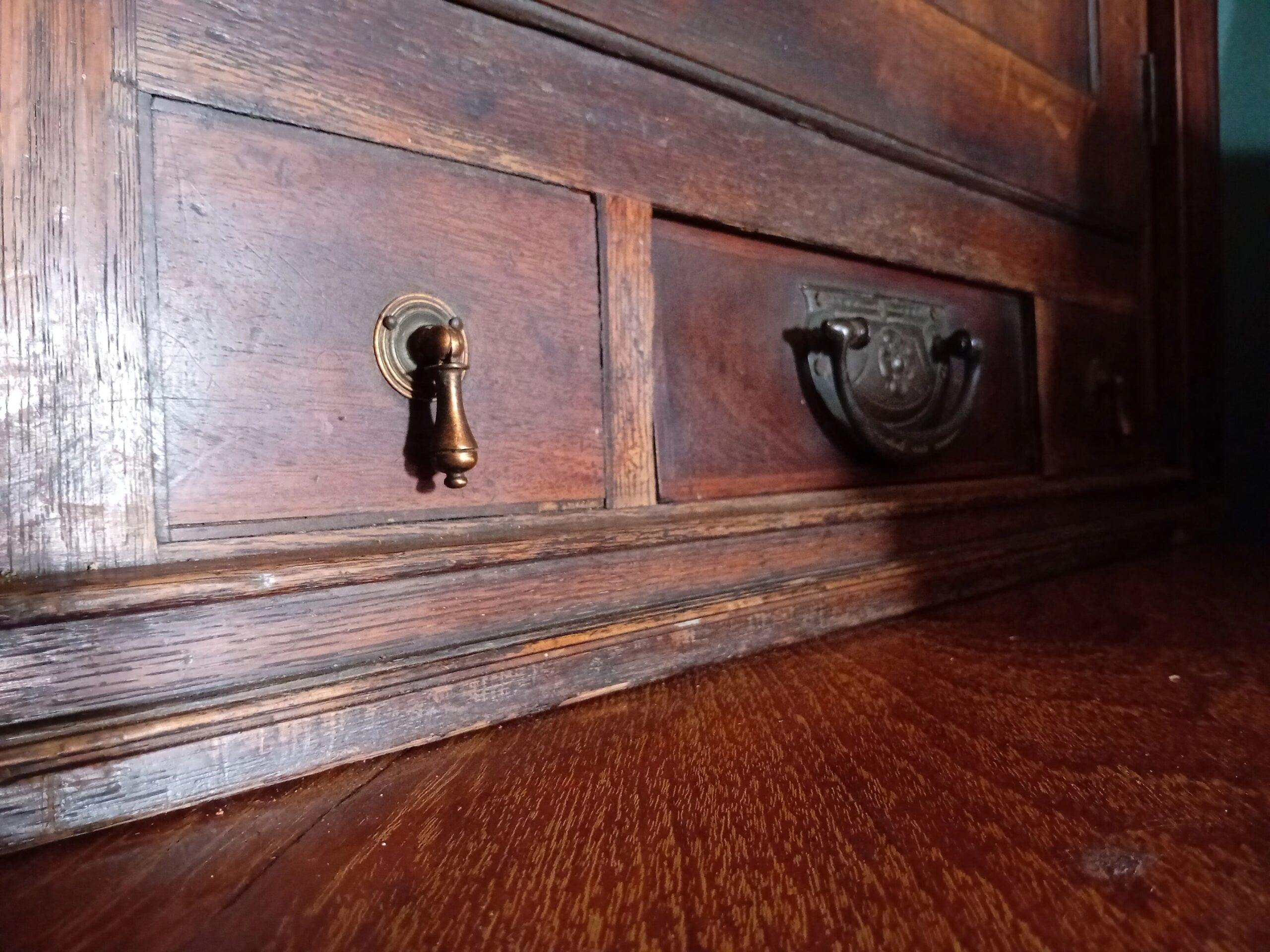 Generous Georgian Inlaid Corner Cupboard - Image 4