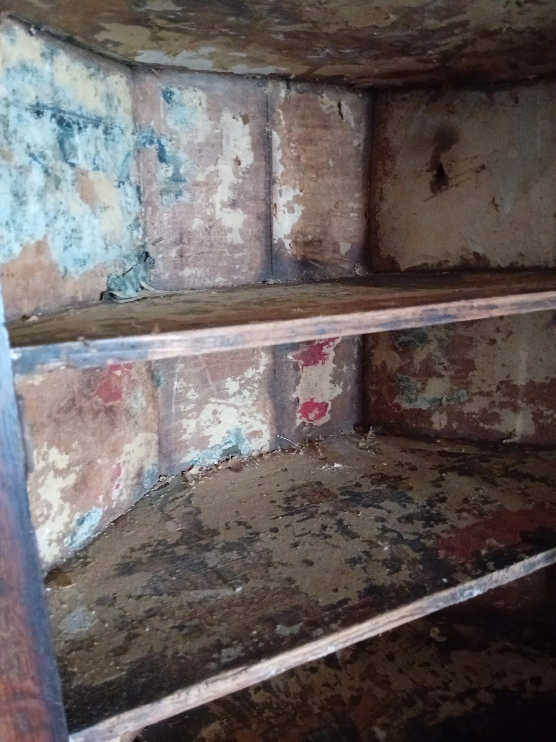 Generous Georgian Inlaid Corner Cupboard - Image 7